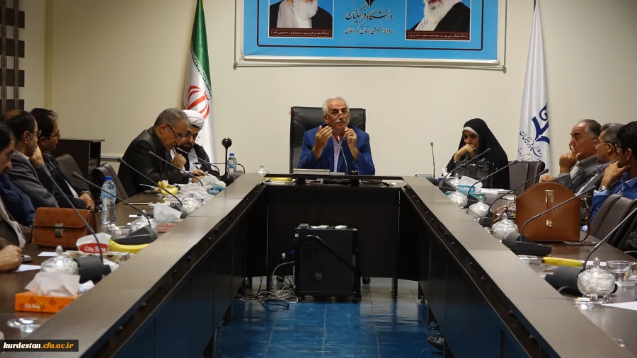 در مدیریت دانشگاه فرهنگیان کردستان برگزار شد:

جلسه هم اندیشی  اعضاء هیات علمی پردیس های استان با دکتر معروفی
 9