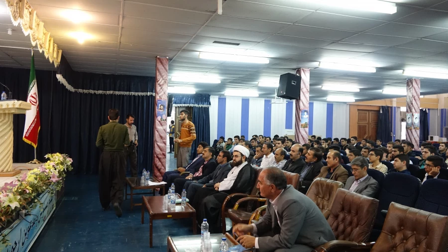 در پردیس شهید مدرس سنندج برگزار شد:

آیین آغاز سال تحصیلی دانشجویان جدید الورود دانشگاه فرهنگیان کردستان 3