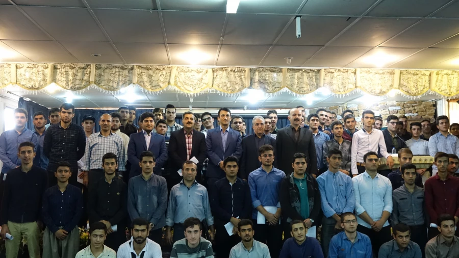 در پردیس شهید مدرس سنندج برگزار شد:

آیین آغاز سال تحصیلی دانشجویان جدید الورود دانشگاه فرهنگیان کردستان 10