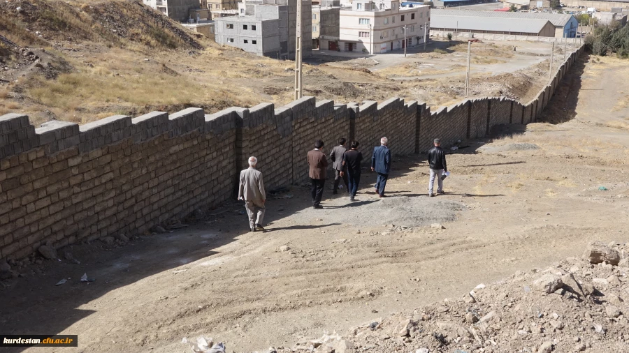 با حضور دکتر معروفی :

مراحل تحویل موقت دیوار محوطه دانشگاه فرهنگیان کردستان انجام شد
 3