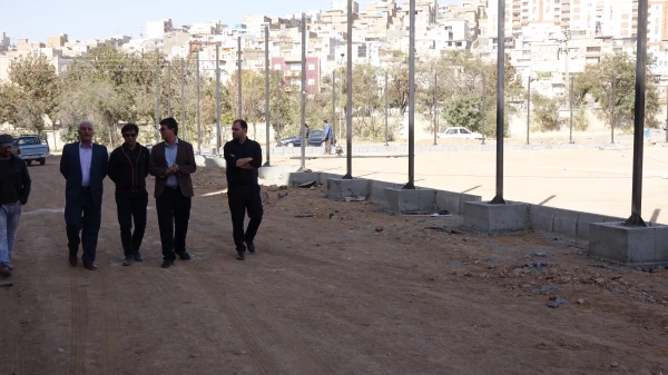 بازدید دکتر معروفی از روند پیشرفت پروژه زمین چمن مصنوعی دانشگاه فرهنگیان کردستان 4