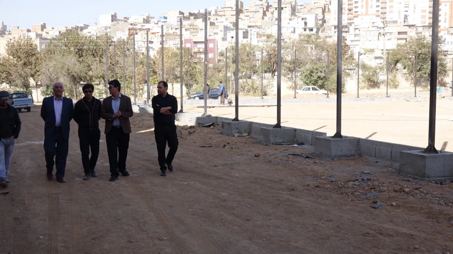 بازدید دکتر معروفی از روند پیشرفت پروژه زمین چمن مصنوعی دانشگاه فرهنگیان کردستان 4
