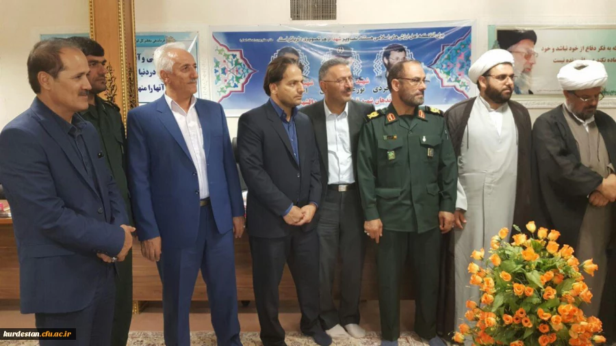 در دیدار روسای دانشگاه های استان کردستان با فرمانده سپاه بیت المقدس کردستان مطرح شد:

ما دانشگاهیان همه پاسدار هستیم 2