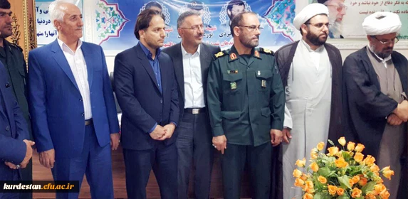 در دیدار روسای دانشگاه های استان کردستان با فرمانده سپاه بیت المقدس کردستان مطرح شد:

ما دانشگاهیان همه پاسدار هستیم 2