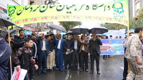 هم صدا با همه اقشار همیشه در صحنه ایران اسلامی:  

دانشجو معلمان و اساتید دانشگاه فرهنگیان کردستان فریاد مرگ بر آمریکا سر دادند 2