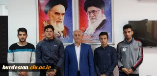 در مدیریت استانی دانشگاه فرهنگیان برگزار شد:

دیدار اعضای تیم دو  و میدانی دانشگاه فرهنگیان کردستان با دکتر معروفی