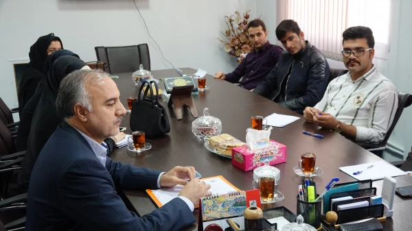 در مدیرت امور پردیس های دانشگاه فرهنگیان کردستان برگزار شد:

 جلسه اعضای شوری صنفی دانشگاه فرهنگیان کردستان با دکتر معروفی 5