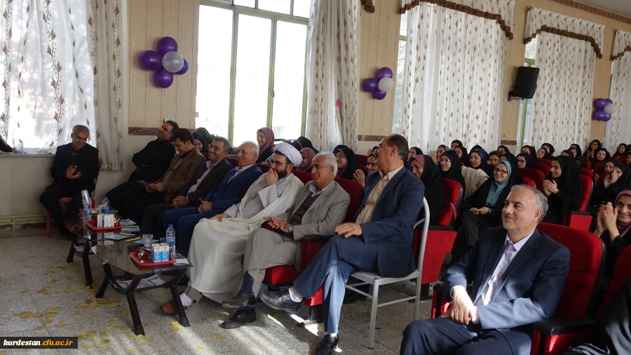 به روایت تصویر 

16 آذر روز دانشجو در پردیس های دانشگاه فرهنگیان کردستان  2