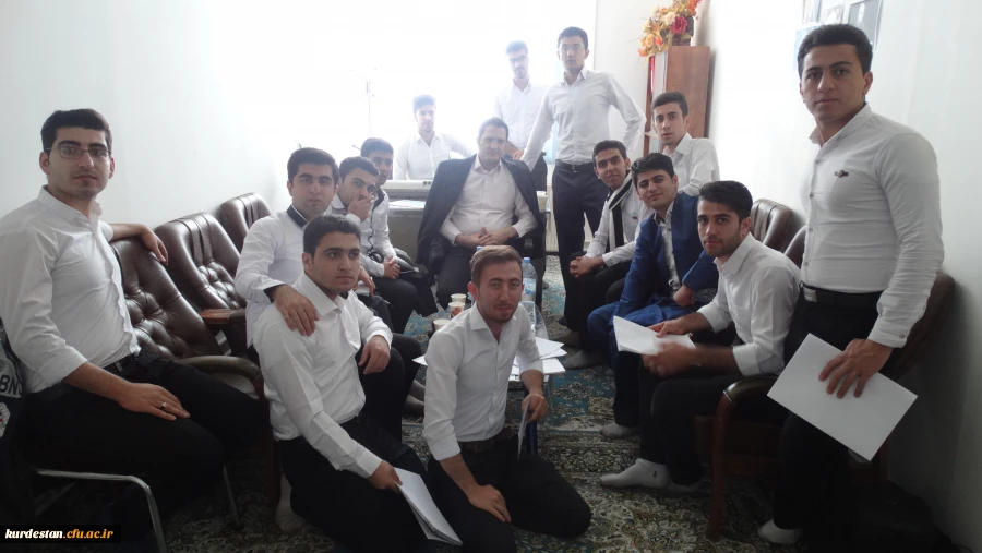 به روایت تصویر 

16 آذر روز دانشجو در پردیس های دانشگاه فرهنگیان کردستان  7