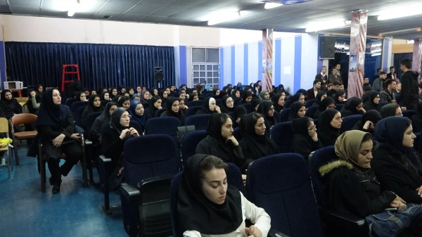 با سخنرانی پرفسور زهرا گویا:

دانشگاه فرهنگیان کردستان میزبان برجسته ترین چهره آموزش ریاضی ایران   6