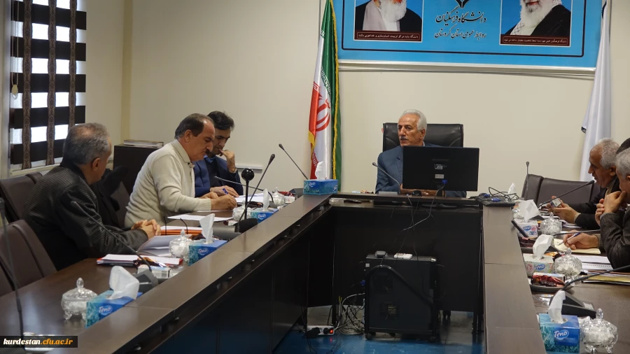 در مدیریت استانی برگزار شد:

چهارمین جلسه شورای نظارت دانشگاه فرهنگیان کردستان  2