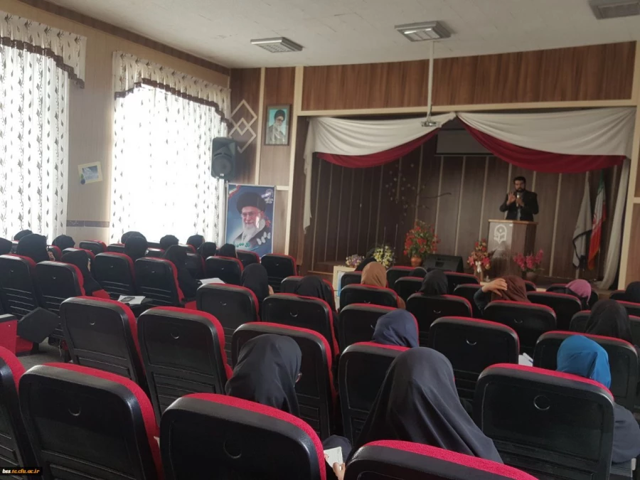 در پردیس دانشگاه فرهنگیان کردستان  برگزار شد:

دوره آموزشی نماز ؛ طرح معراج 2