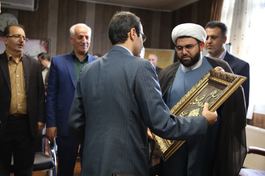 در سالن جلسات پردیس شهید مدرس سنندج برگزار شد:

تکریم و معارفه رییس حراست دانشگاه فرهنگیان استان کردستان 2