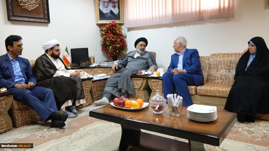 دیدار دکتر معروفی و مسئولین دانشگاه فرهنگیان کردستان با نماینده ولی فقیه در استان 4