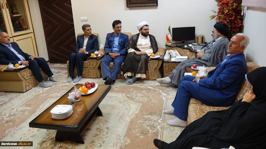 دیدار دکتر معروفی و مسئولین دانشگاه فرهنگیان کردستان با نماینده ولی فقیه در استان 3
