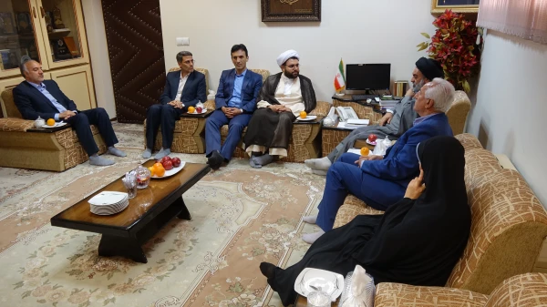 دیدار دکتر معروفی و مسئولین دانشگاه فرهنگیان کردستان با نماینده ولی فقیه در استان 4