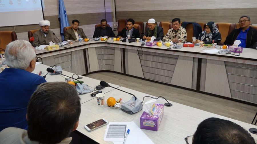 رییس دانشگاه فرهنگیان کردستان در سمینار بین المللی «آینده جهان در بستر تمدن نوین اسلامی با تکیه بر ظرفیت های ایران و اندونزی» عنوان کرد:

تدوین سند تحول بنیادین نظام آموزش و پرورش گامی بلند در راستای احیای تمدن اسلامی 3