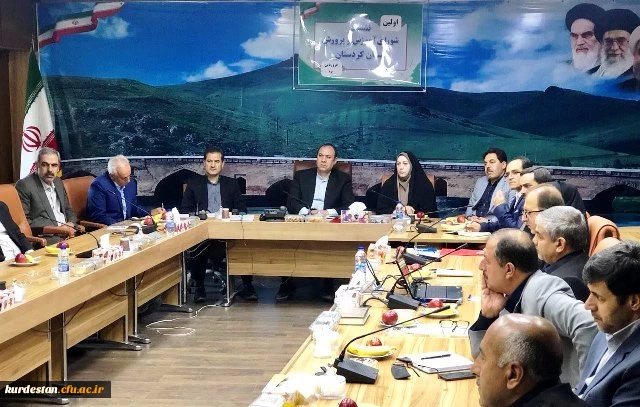 دکتر معروفی در نشست شورای آموزش و پرورش کردستان  عنوان کرد:

در هفته معلم، معلمان از طرف جامعه، خانواده و سایر دستگاه ها  باید تقدیر شوند
 2