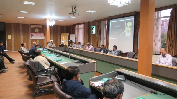 گزارش تصویری 

جلسه هم اندیشی با موضوع " اندیشه های امام (ره) 2