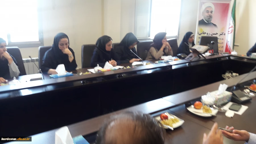 در سالن کنفرانس مدیریت امور پردیس های استان کردستان برگزار شد؛

جلسه هماهنگی با مصاحبه گران پذیرفته شدگان چند برابر ظرفیت آزمون استخدام پیمانی سال ۹۷ آموزش و پرورش استان کردستان 6