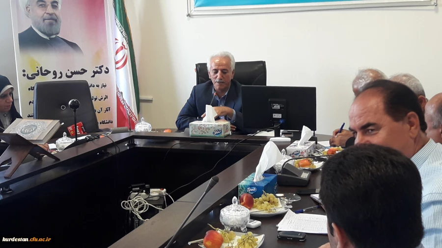 در سالن کنفرانس مدیریت امور پردیس های استان کردستان برگزار شد؛

جلسه هماهنگی با مصاحبه گران پذیرفته شدگان چند برابر ظرفیت آزمون استخدام پیمانی سال ۹۷ آموزش و پرورش استان کردستان 8