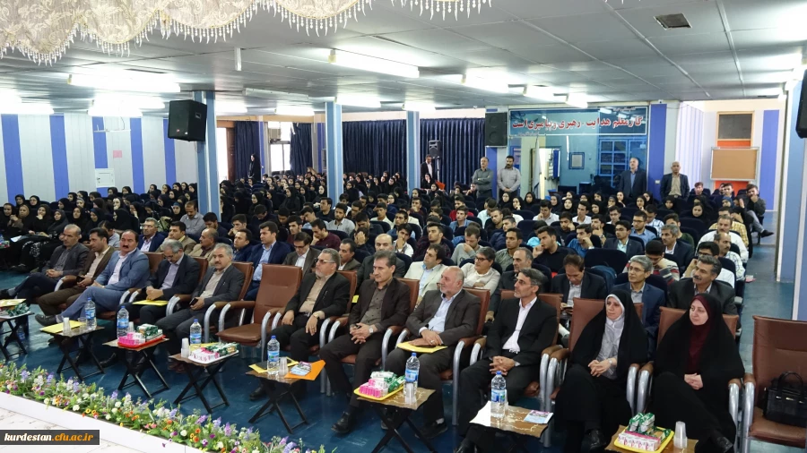 دکتر یحیی معروفی در مراسم استقبال از نو دانشجومعلمان دانشگاه فرهنگیان:

نقش معلمان امروز به عنوان کارگزارن فکور تعلیم و تربیت در تغییر و تحولات آینده نقشی بی دلیل است 2