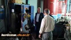 بازدید دکتر معروفی از مراحل نصب تأسیسات سیستم گرمایشی موتورخانه مرکزی پردیس شهید مدرس 3