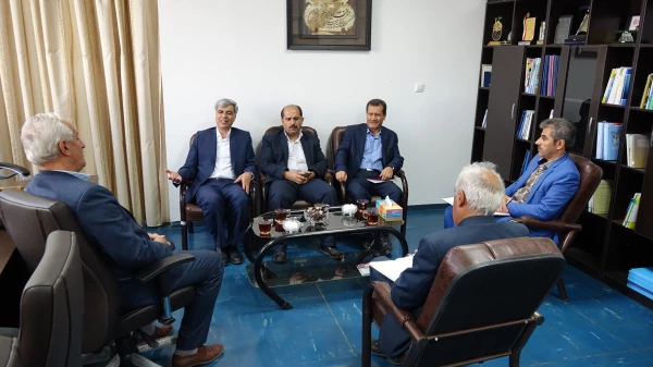 در راستای افزایش ارائه خدمات رفاهی؛

دیدار دکتر معروفی با مدیرکل بانک ملی استان کردستان 4