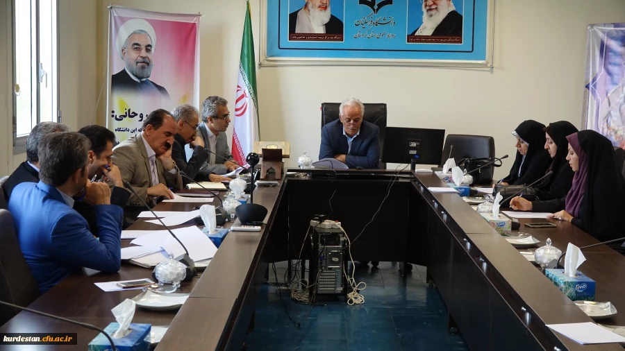 با حضور دکتر معروفی و سایر اعضاء؛

جلسه ستاد استانی برگزاری مراسم نکوداشت یکصدمین سالگرد تربیت معلم برگزار شد. 6