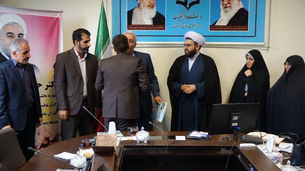 در شورای فرهنگی اجتماعی دانشگاه فرهنگیان کردستان ؛

مسئول بسیج دانشجویی پردیس شهید مدر س معرفی شد. 2