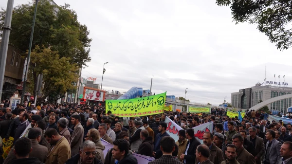 هم صدا با همه اقشار همیشه در صحنه ایران اسلامی:

اساتید و دانشجو معلمان دانشگاه فرهنگیان کردستان فریاد مرگ بر آمریکا سر دادند 8