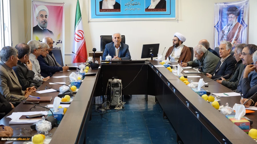 در راستای برنامه های نکو داشت یکصدمین سالگرد تربیت معلم برگزار شد:

نشست هم اندیشی با پیشکسوتان تربیت معلم استان کردستان 4