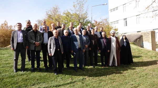 در راستای برنامه های نکو داشت یکصدمین سالگرد تربیت معلم برگزار شد:

نشست هم اندیشی با پیشکسوتان تربیت معلم استان کردستان 15