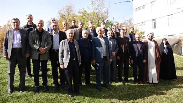 در راستای برنامه های نکو داشت یکصدمین سالگرد تربیت معلم برگزار شد:

نشست هم اندیشی با پیشکسوتان تربیت معلم استان کردستان 16