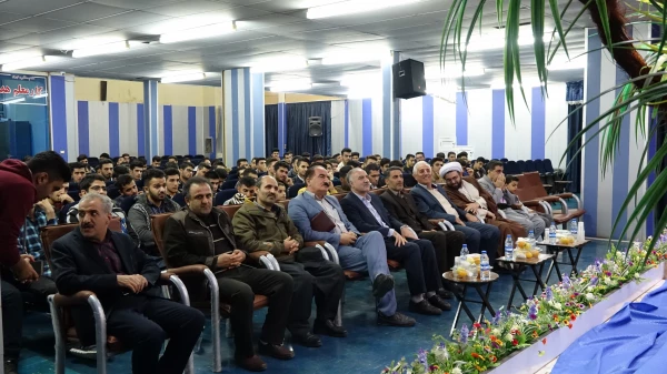 در پردیس شهید مدرس برگزار ش؛

برگزاری مراسم مولودی خوانی بمناسبت آغاز هفته وحدت 7