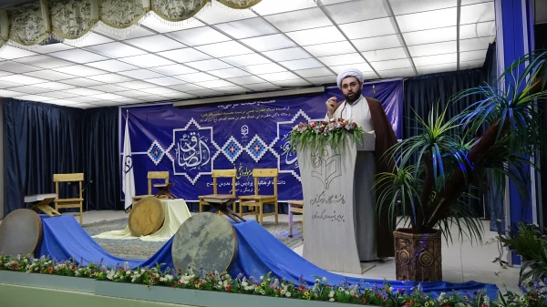 در پردیس شهید مدرس برگزار ش؛

برگزاری مراسم مولودی خوانی بمناسبت آغاز هفته وحدت 10