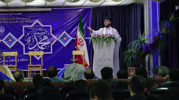 در پردیس شهید مدرس برگزار ش؛

برگزاری مراسم مولودی خوانی بمناسبت آغاز هفته وحدت 12