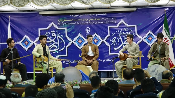 در پردیس شهید مدرس برگزار ش؛

برگزاری مراسم مولودی خوانی بمناسبت آغاز هفته وحدت 14