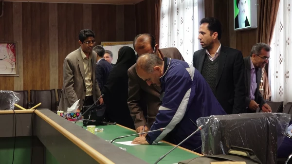 در سالن جلسات پردیس شهید مدرس برگزار شد:

انتخابات مدیران گروه های آموزشی پردیس های دانشگاه فرهنگیان استان کردستان 9