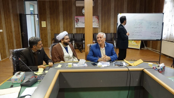 در سالن جلسات پردیس شهید مدرس برگزار شد:

انتخابات مدیران گروه های آموزشی پردیس های دانشگاه فرهنگیان استان کردستان 13