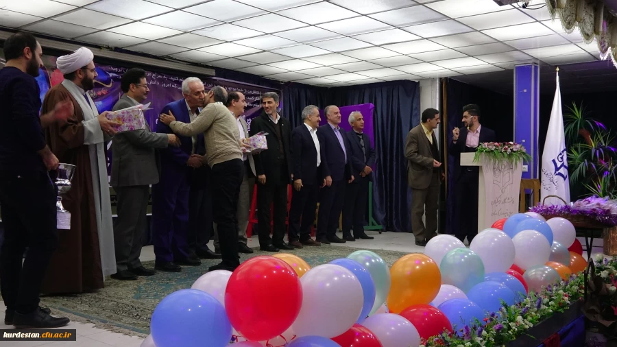در پردیس شهید مدرس برگزار شد؛

گزارش مصور مراسم با شکوه 16 آذر روز دانشجو در دانشگاه فرهنگیان استان کردستان  27