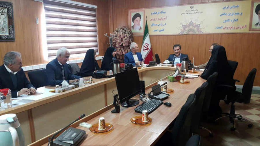 با حضور مدیرکل آموزش و پرورش کردستان برگزار شد؛

جلسـه ستـاد استـانی کـارورزی 4