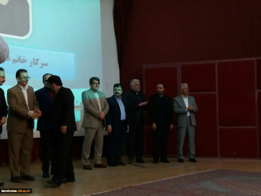 تجلیل از دکتر معروفی  به عنوان پژوهشگر برتر دانشگاه فرهنگیان استان کردستان 4
