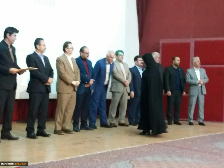 تجلیل از دکتر معروفی  به عنوان پژوهشگر برتر دانشگاه فرهنگیان استان کردستان 6