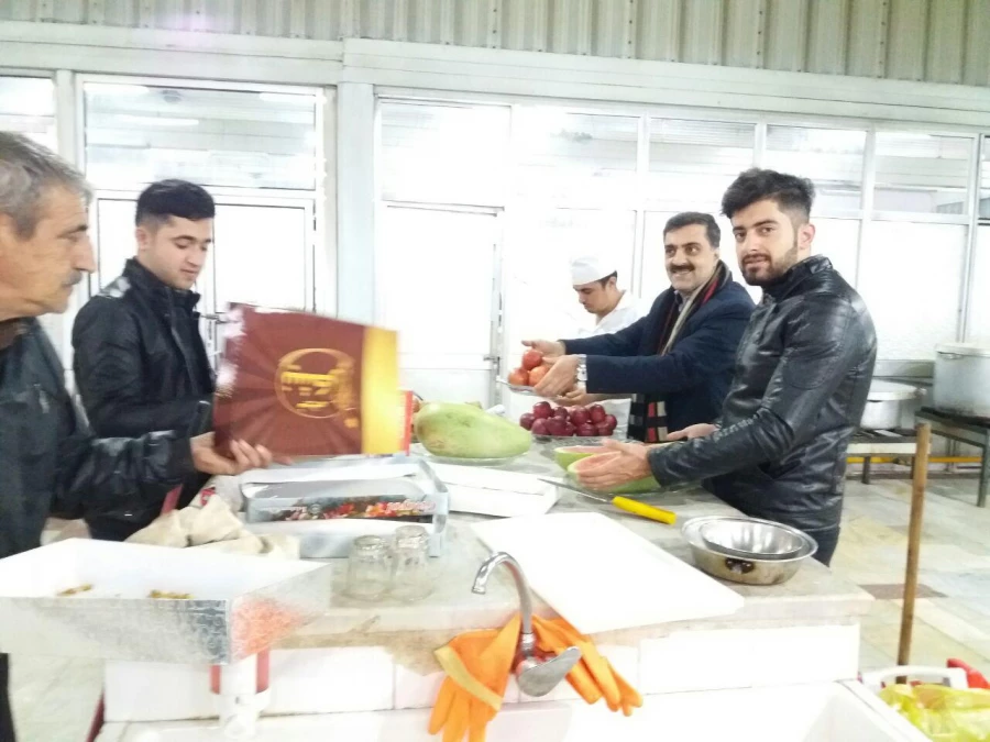 در پردیس شهید مدرس برگزار شد؛

سفره ارایی شب یلدا در دانشگاه فرهنگیان استان کردستان 3