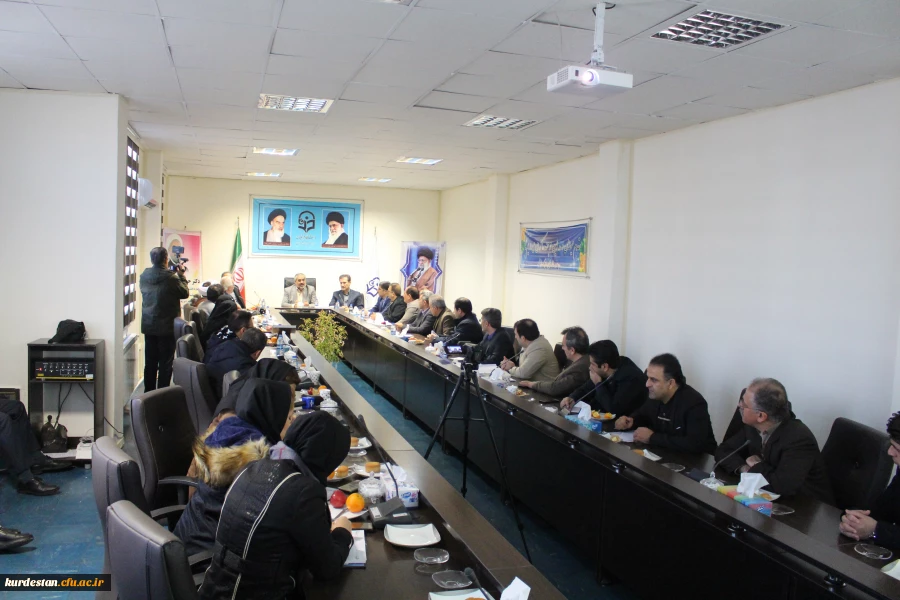 استاندار کردستان در جلسه هیأت امنای دانشگاه فرهنگیان کردستان مطرح کرد؛

مراسم نکوداشت دانشگاه فرهنگیان باید بسیار با شکوه و عظیم برگزار شود 8