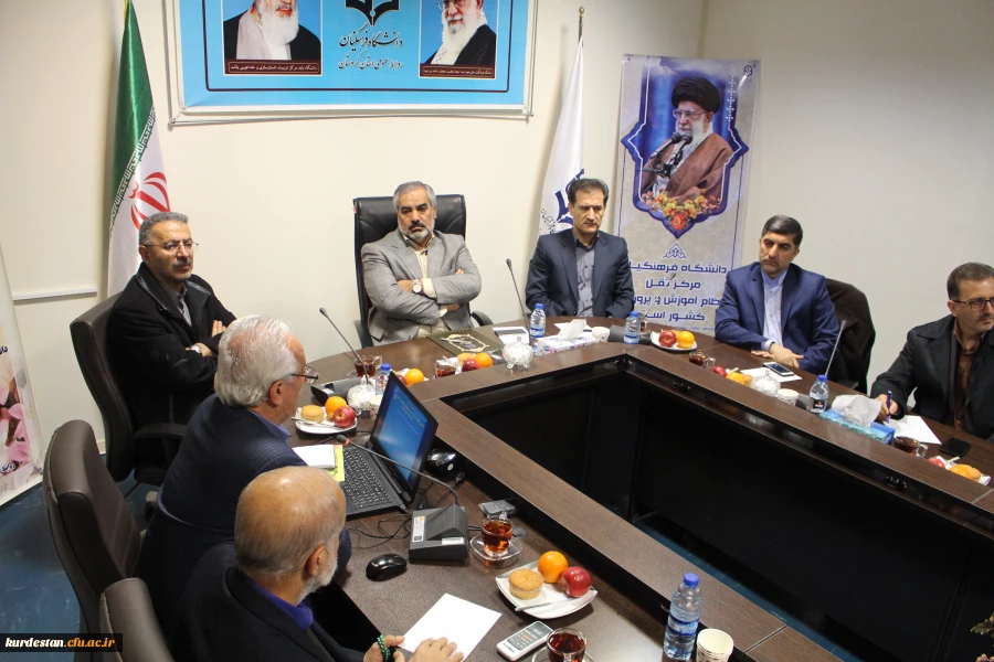 دکتر معروفی در جلسه هیأت امنای دانشگاه فرهنگیان کردستان مطرح کرد؛

دانشگاه فرهنگیان کردستـان توان جذب 1400 نفر دانشجو معـلم را در سال آینده دارد.  5