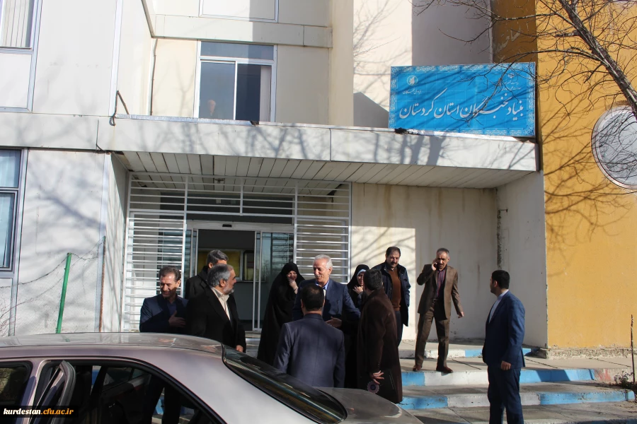 دکتر معروفی در جلسه هیأت امنای دانشگاه فرهنگیان کردستان مطرح کرد؛

دانشگاه فرهنگیان کردستـان توان جذب 1400 نفر دانشجو معـلم را در سال آینده دارد.  10