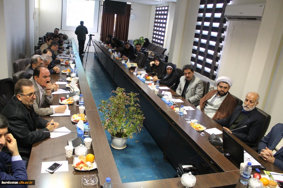 مدیرکل آموزش و پرورش  در جلسه هیأت امنای دانشگاه فرهنگیان کردستان مطرح کرد؛

آموزش و پرورش آماده هرگونه همکاری در جابجایی پردیس بنت الهدی صدر را دارد  3