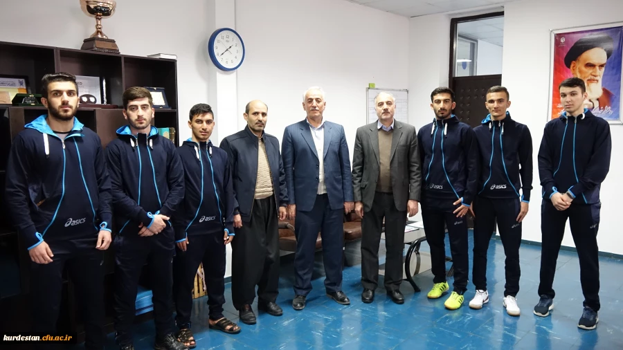 در مدیریت استانی دانشگاه فرهنگیان کردستان برگزار شد؛ 

دیدار تیم دانشجو معلمان اعزامی به دومین جشنواره کشوری ورزش های همگانی  با دکتر معروفی 
 6